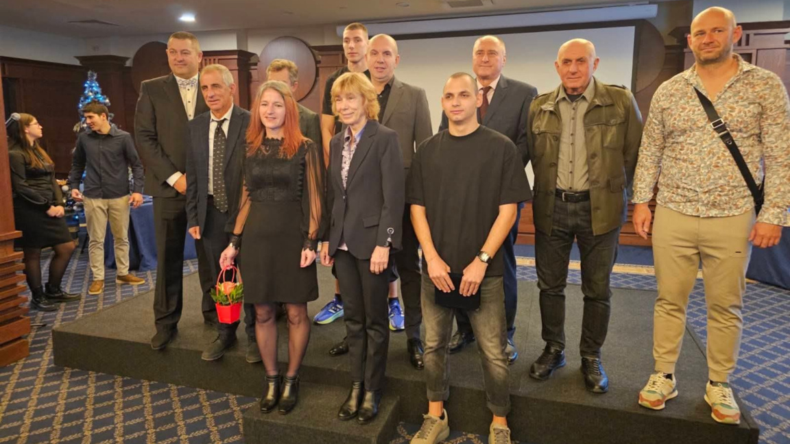 Спортен икар награди