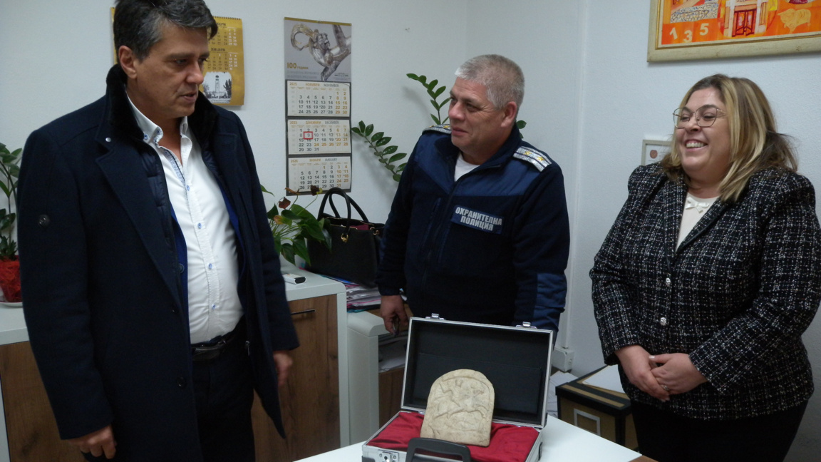 С полицейска охрана върнаха ценен музеен експонат