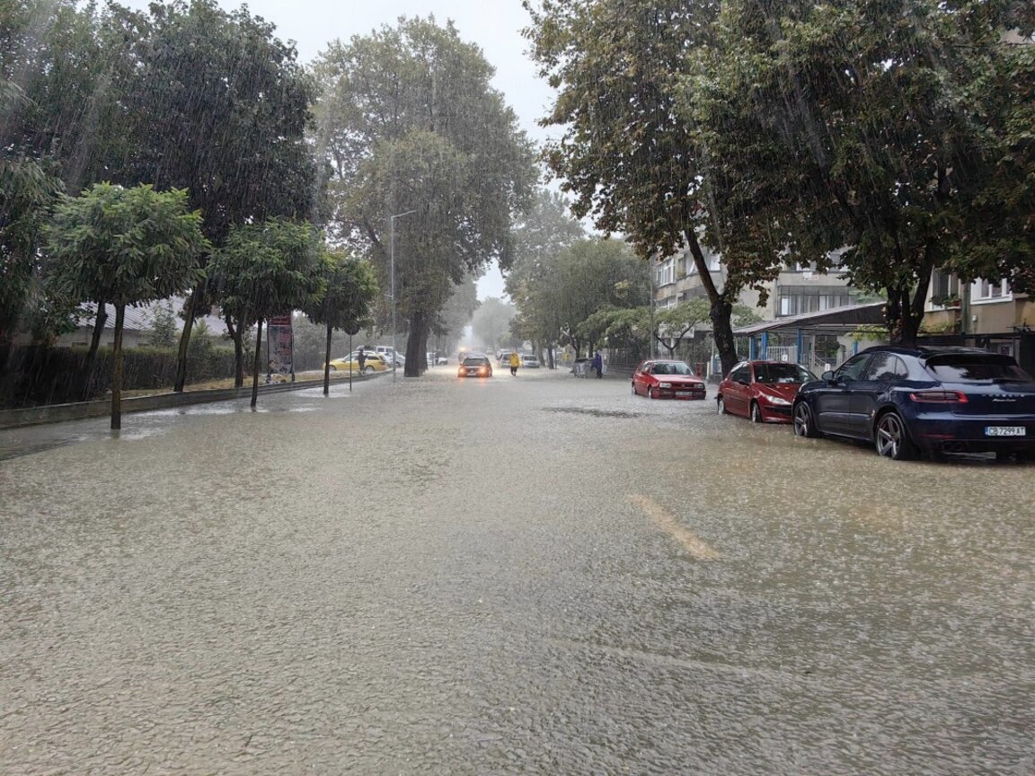 Министерството на туризма призовава туристите да не се евакуират сами