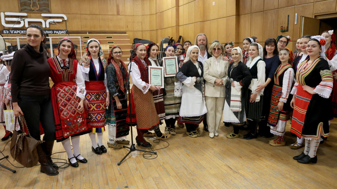 Пет награди за младите фолклорни таланти...