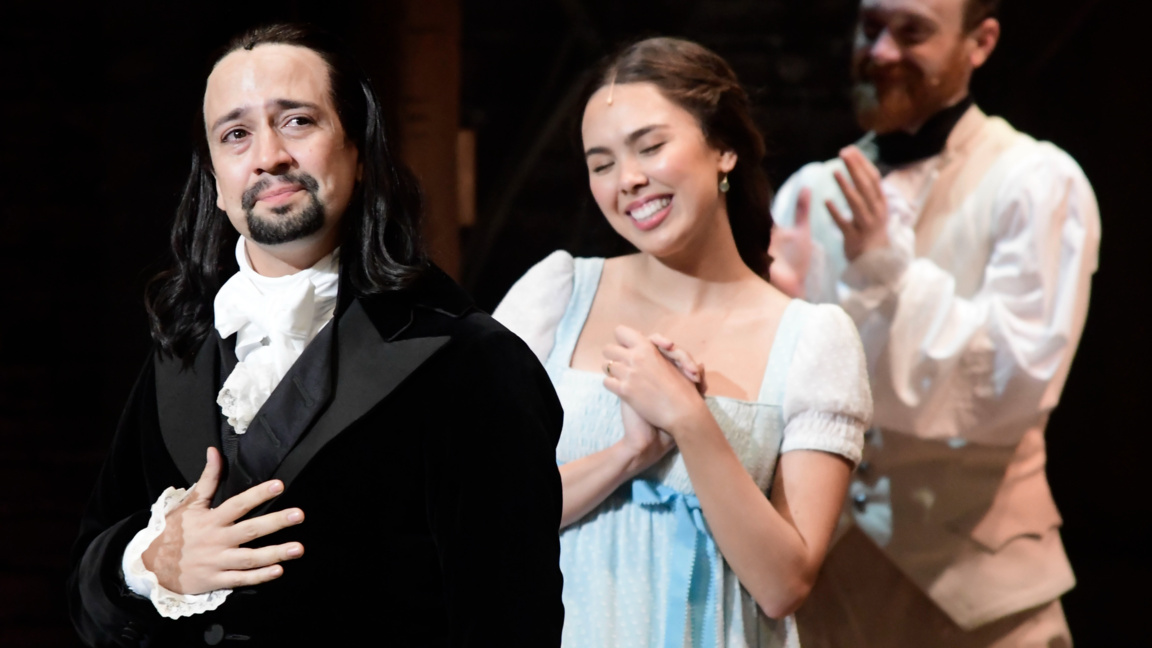 Лин-Мануел Миранда (вляво) в главната роля в "Хамилтън"