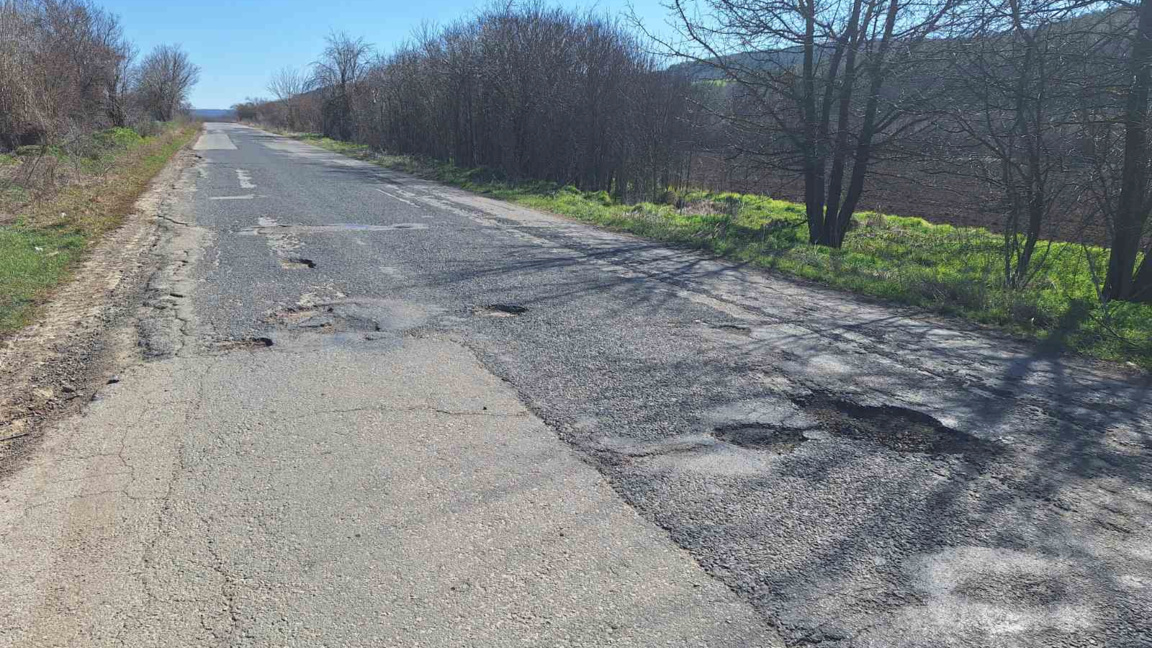 Започва дългоочакван ремонт в Разградско...