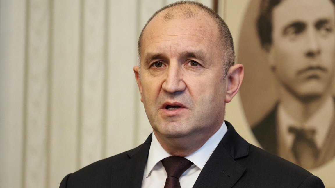 Президентът връчва мандат за кабинет на ...