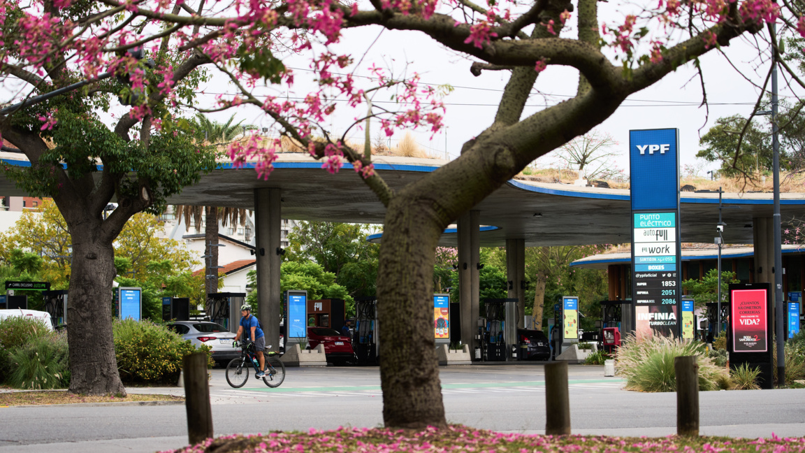 Аржентина засега няма да увеличава данъц...