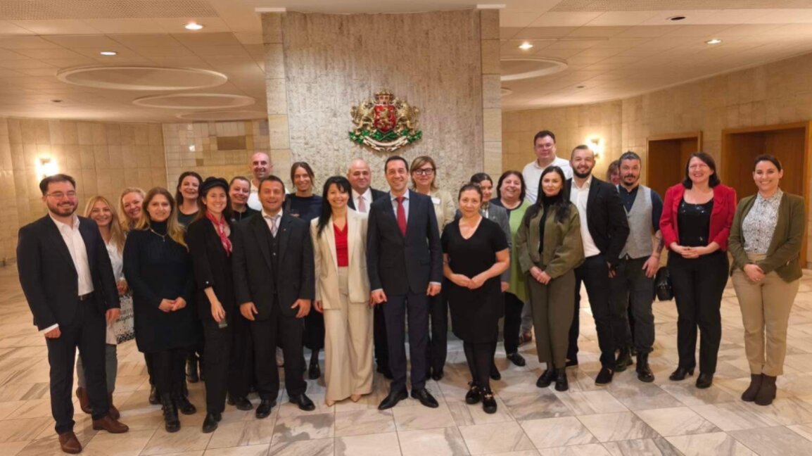 Нов бизнес клуб работи за утвърждаването...