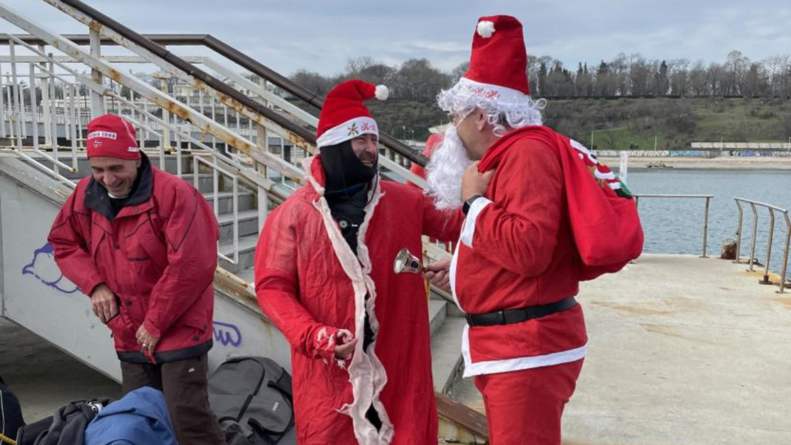 Taucher in Burgas organisieren festliche...