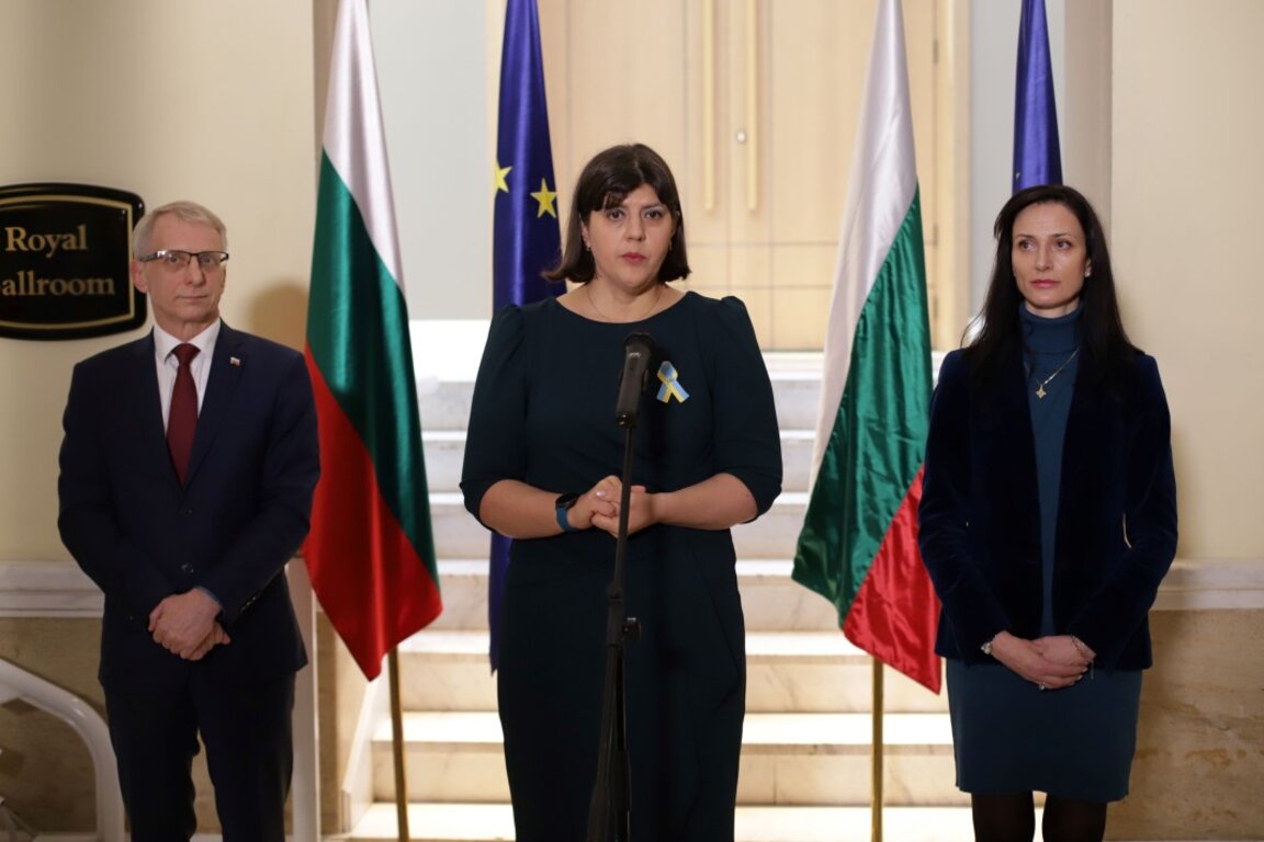 Отляво надясно - министър-председателят на България Николай Денков, главният прокурор на ЕС Лаура Кьовеши и вицепремиерът на България и министър на външните раБоти Мария Габриел - София, 9 ноември 2023