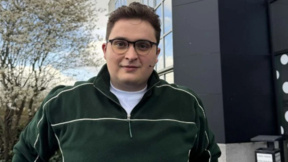 От продавач на коли в принц! Как младеж доказа кралския си произход?