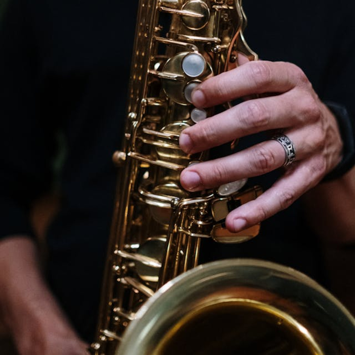 Саксофонът...