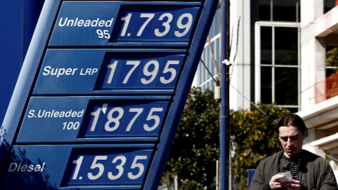 Опашки от коли... Гърците се запасяват с...