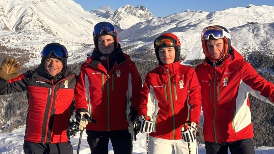 Сноубордистите ни вече тренират в Ливинь...