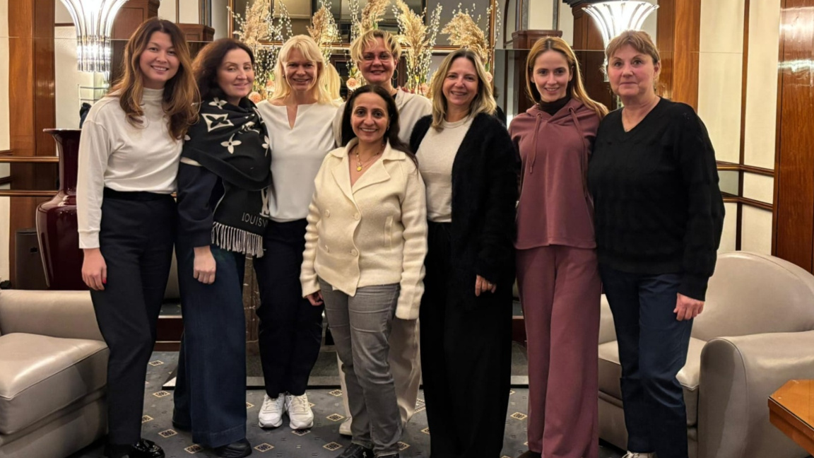 Невяна Владинова с първо участие в засед...