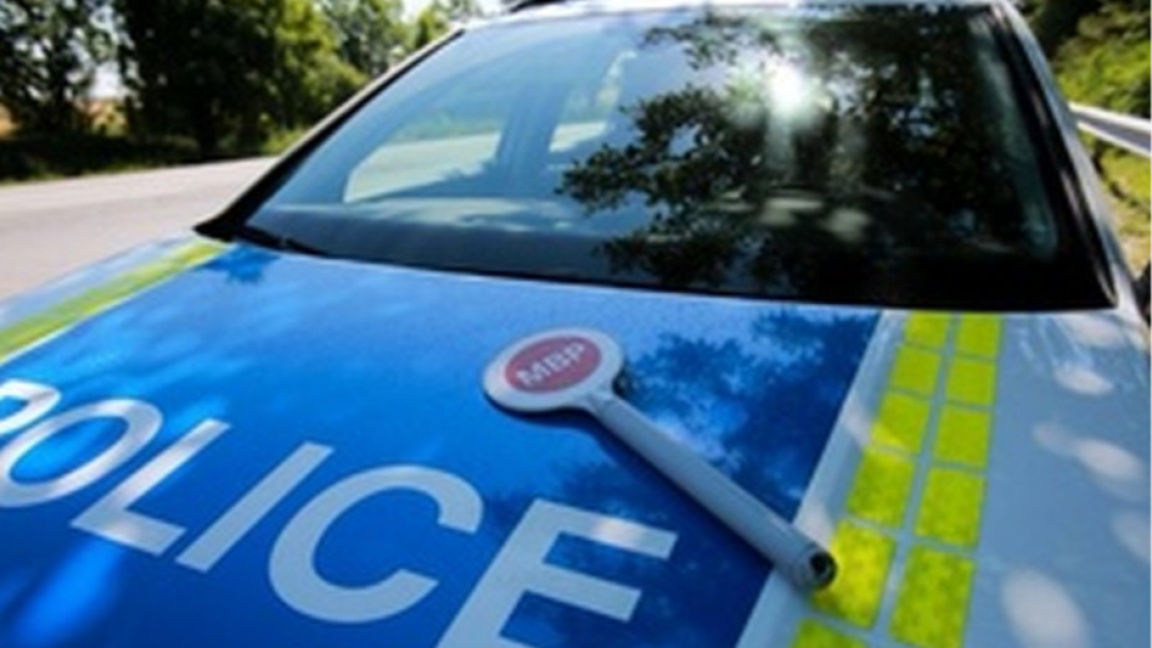 Пиян се заби в каменна скулптура...