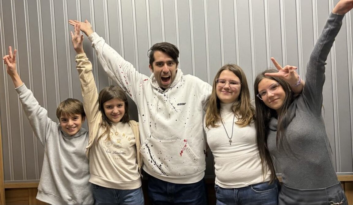 Янислав, Надин, Борислав Вълов /ЕЙ БО/, Мария и Марта