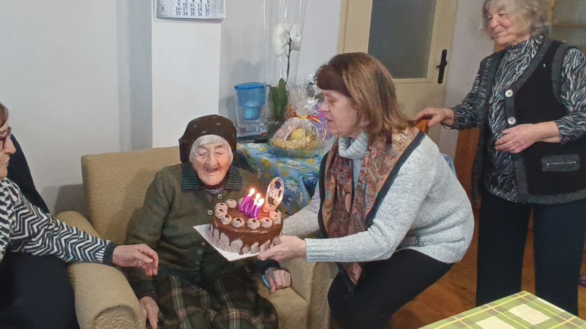 Баба Божана на 104