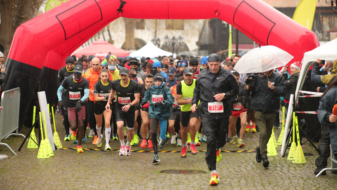 Полумаратонец ще бяга 21 км на заден ход в Несебър