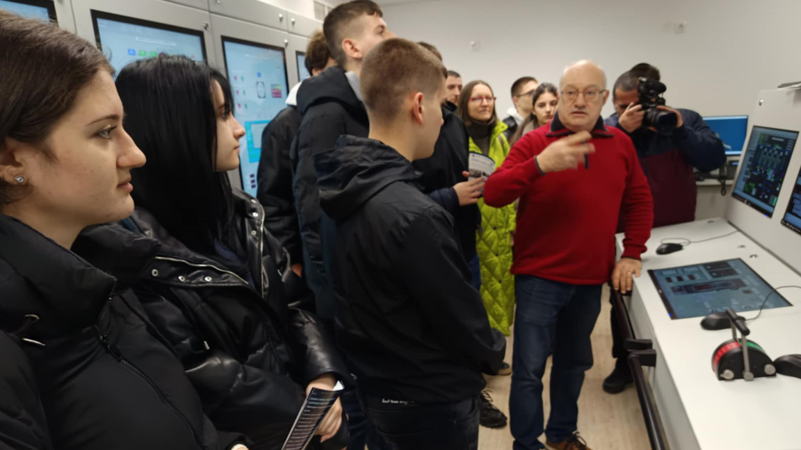 Морско училище отвори врати за бъдещи въ...