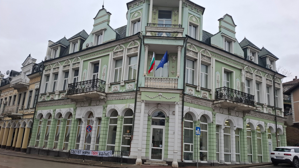 Омбудсманът с приемна в Ловеч, оказа се,...