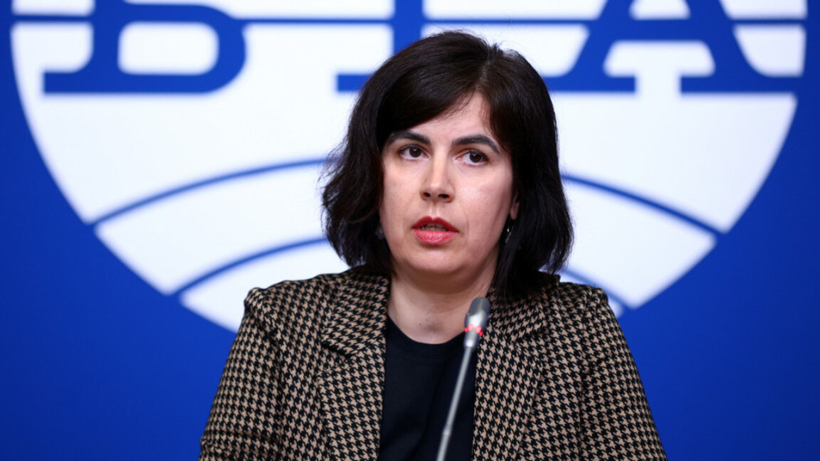 Адела Качаунова