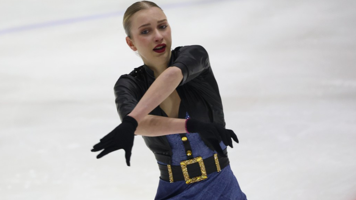 Александра Фейгин пробва нови кънки пред...