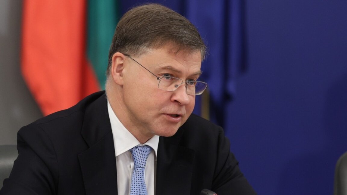 Валдис Домбровскис