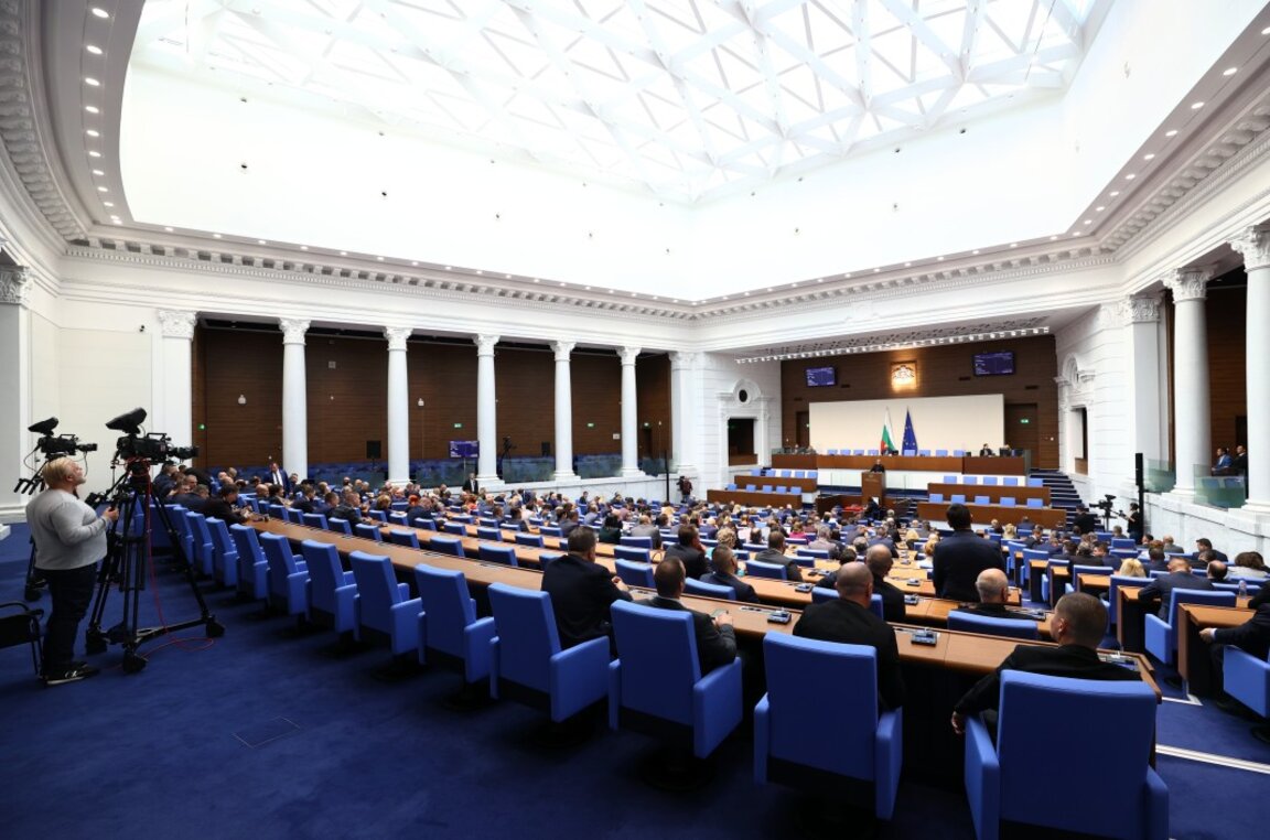 Парламентът пак не успя да избере председател, Назарян и Кирилов  - отново на балотаж