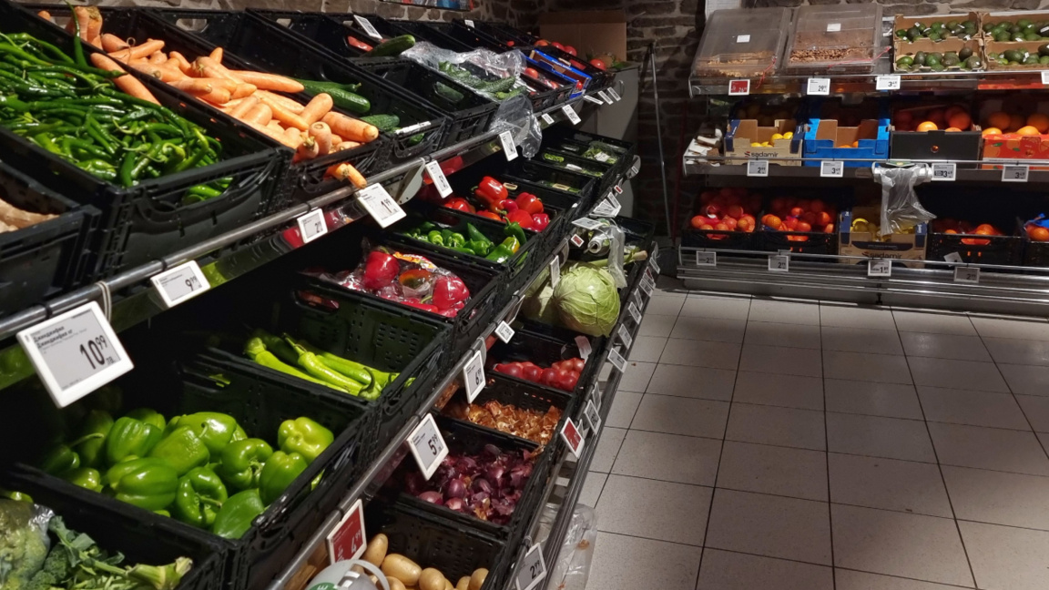 Всеки българин изхвърля средно по 41 кг ...