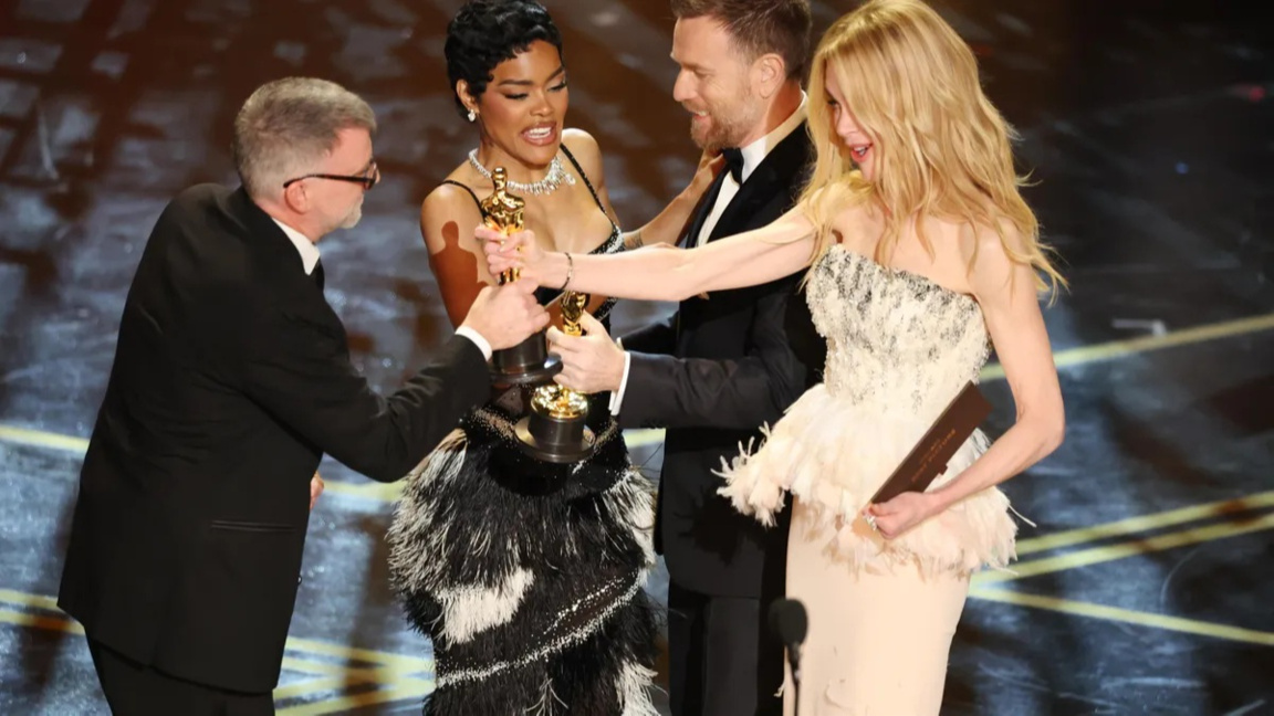 Джеси Бъкли спечели наградата за най-добра женска роля за „Хамнет"