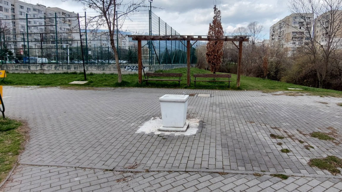 Ремонтираха и вече работят част от градс...